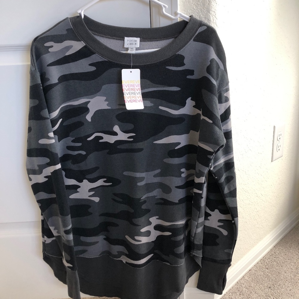 Long sleeve thin fleece lined top Peyton and Jensen